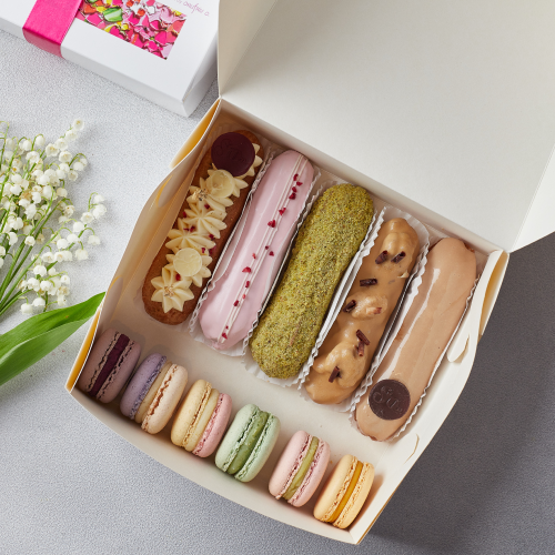 Set of 5 eclairs and 6 macarons