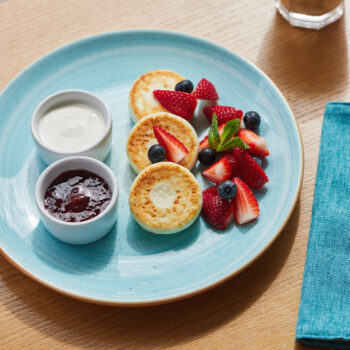 Cottage cheese pancakes with sour cream - Blackcurrant jam