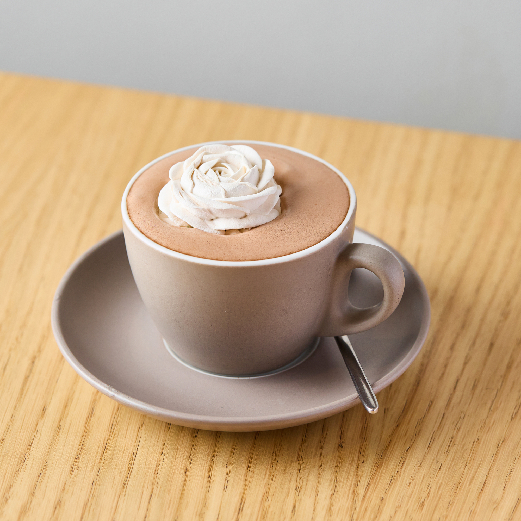 Какао з квіткою