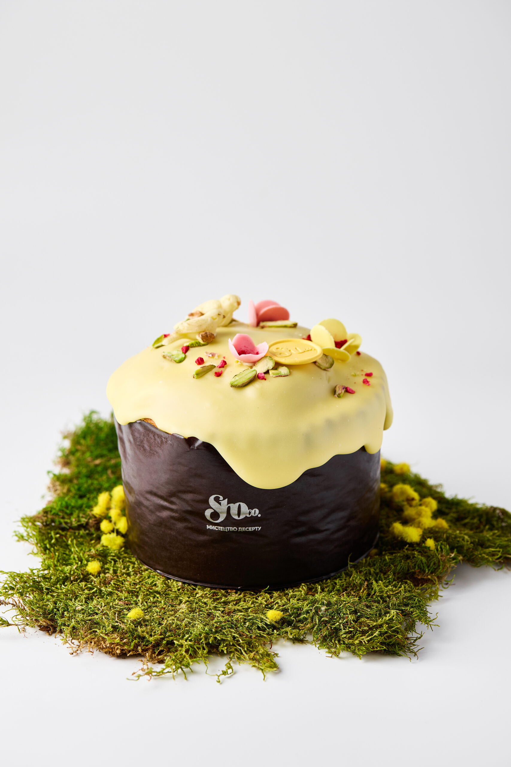 Великодня паска з індивідуальним декором