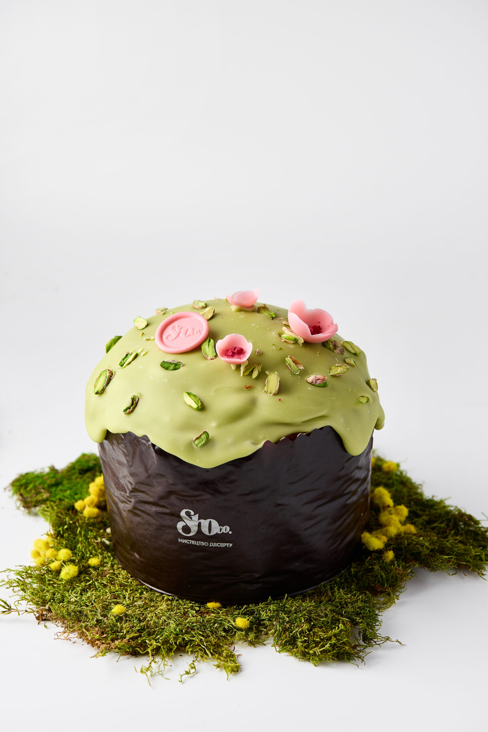 Великодня паска з індивідуальним декором