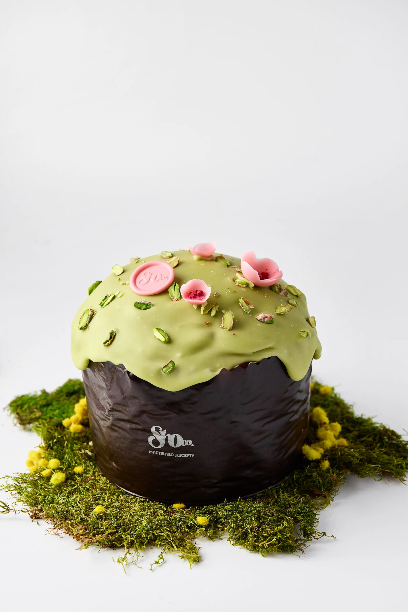 Великодня паска з індивідуальним декором